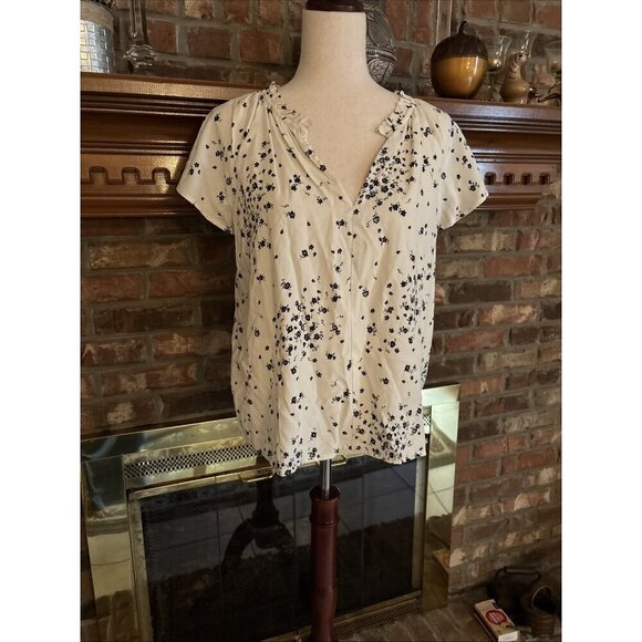 Gap Tops - Gap Short Sleeve Blouse Off White Floral Size Small NWT